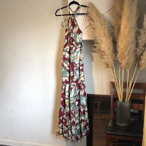 Beautiful LULUS maxi dress made for the Islands!!